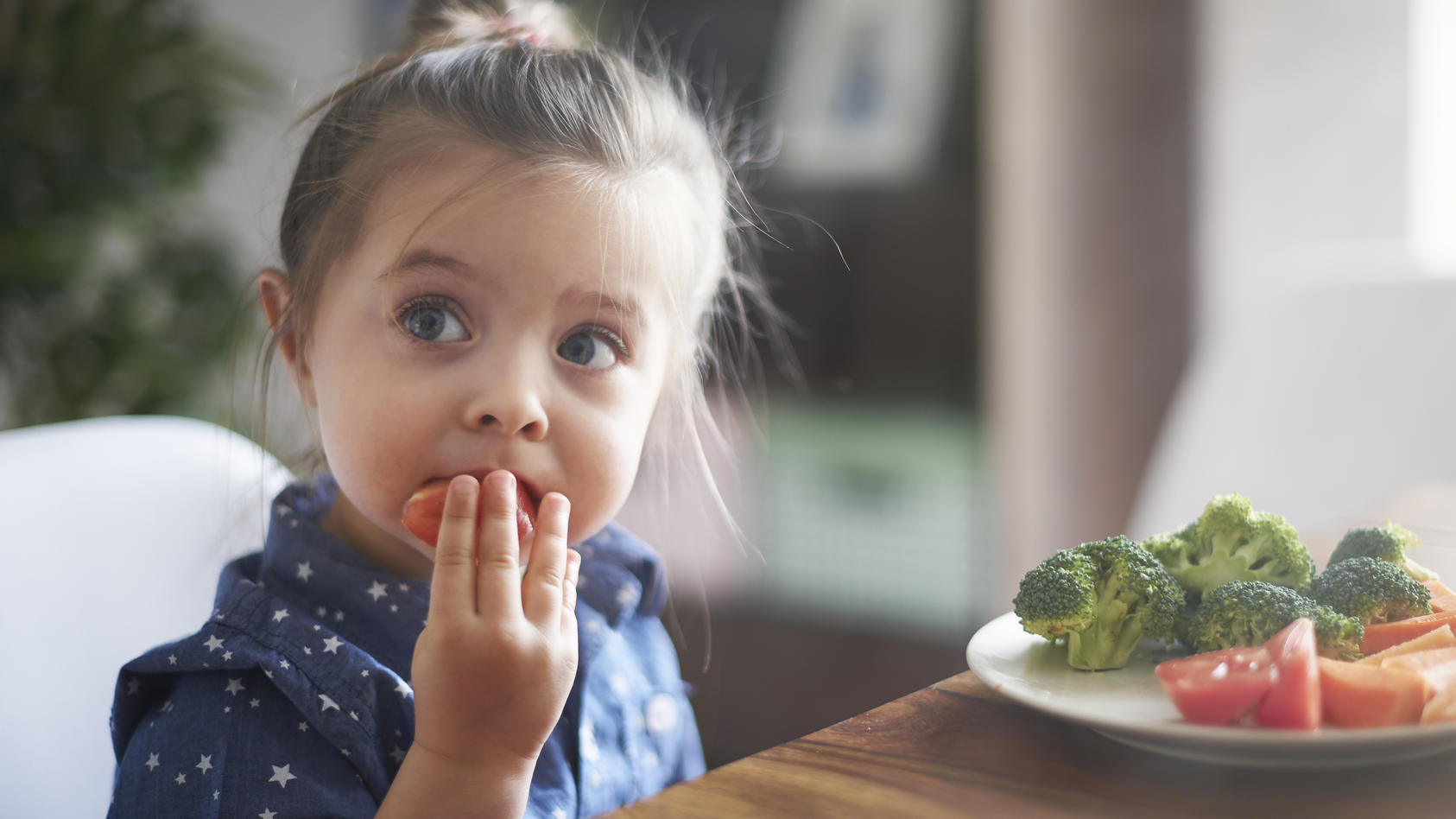 Kanadische Forscher haben untersucht, ob sich eine vegetarischen Ernährungsweise auf das kindliche Wachstum auswirkt.