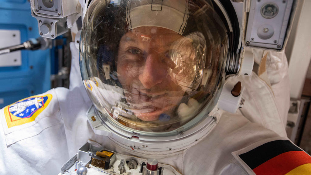   March 23, 2022, International Space Station, EARTH ORBIT: ESA astronaut and Expedition 66 Flight Engineer Matthias Maurer takes a selfie before starting a six-hour and 54-minute spacewalk to install thermal gear and electronic components on the Inte