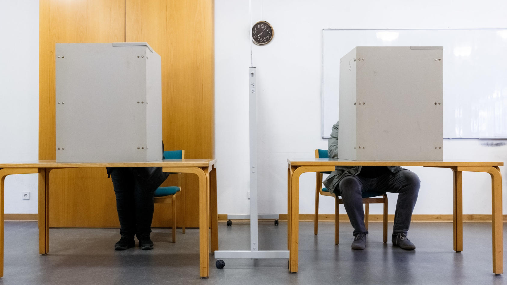 Ein Wahlhelfer ist im Wahllokal in Eckernförde gestorben. (Symbolbild)