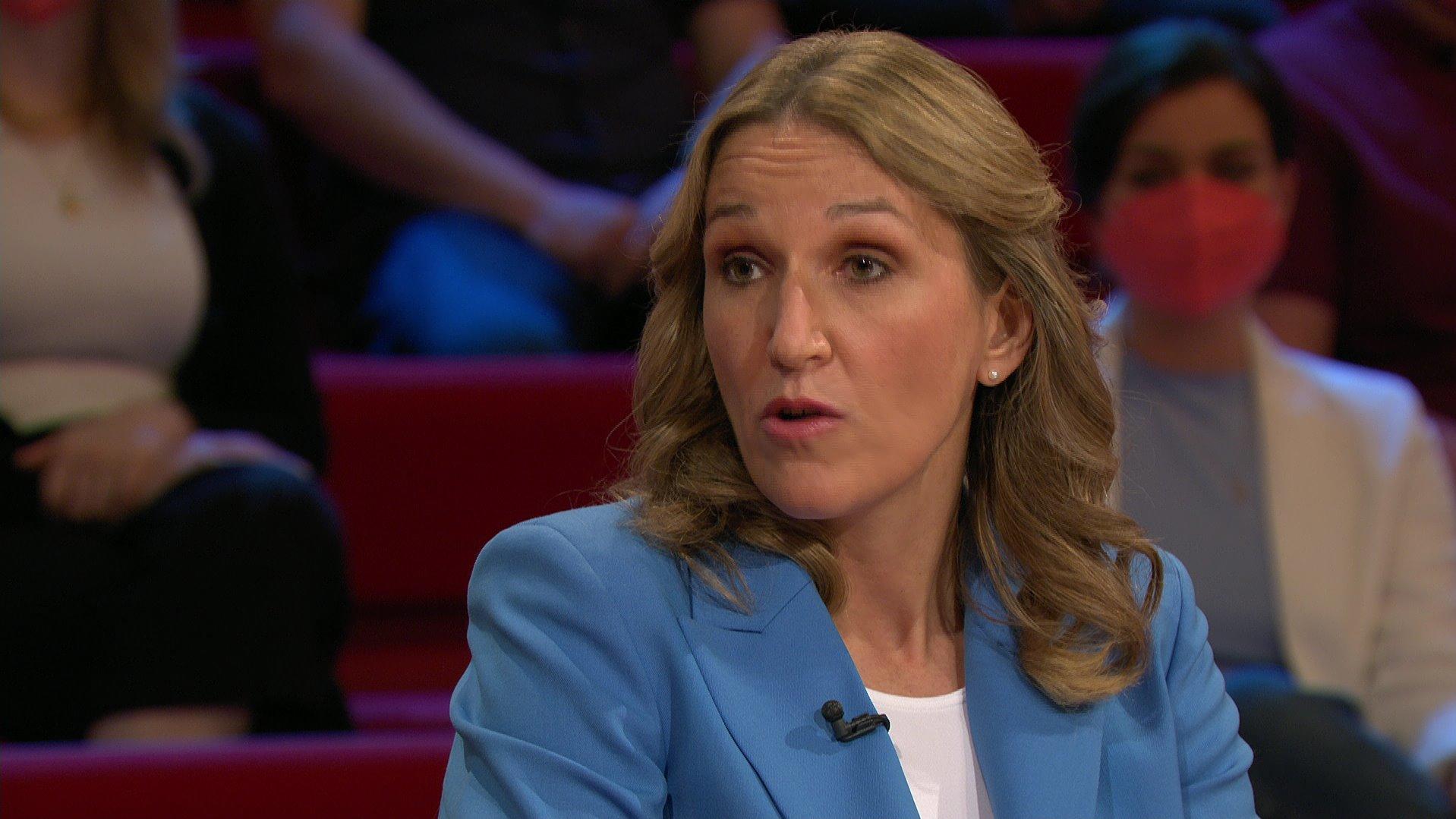 Sicherheitsexpertin Marina Henke: "Putin möchte der Bevölkerung Angst machen"