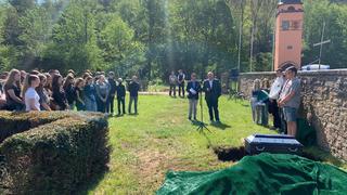 Beerdigung des Schul-Skeletts in Schleiden.