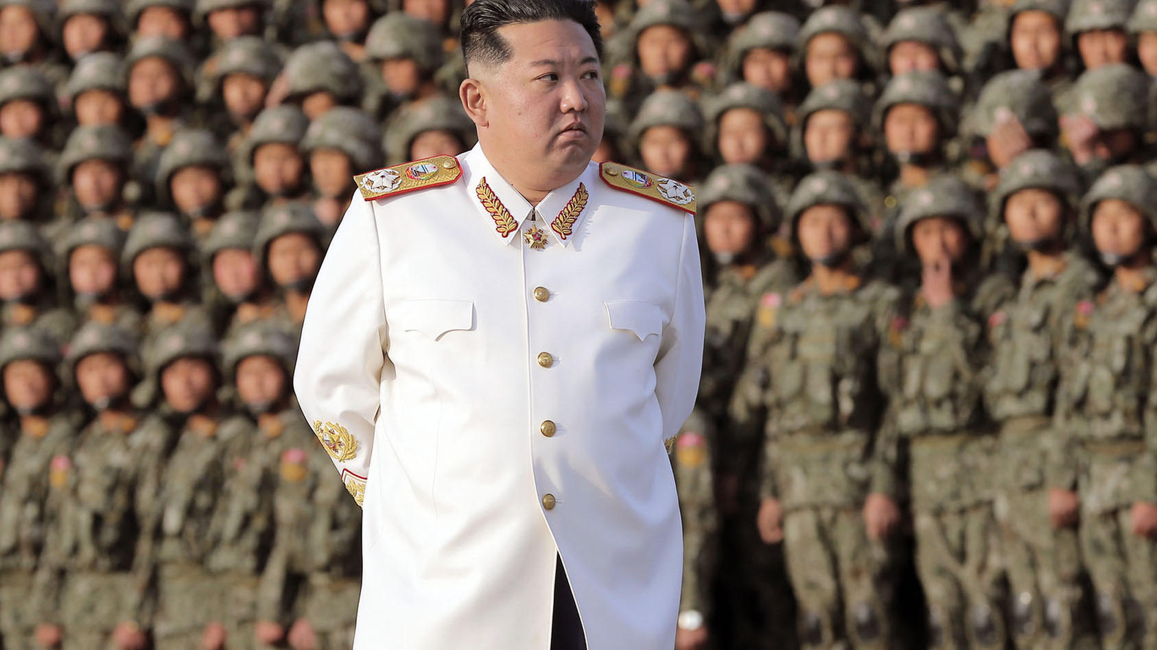 Angesichts des "Ernstfalls" soll Kim Jong Un angeordnet haben, Städte und Regionen streng abzuriegeln.