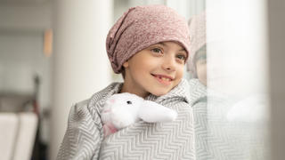 Reimplantation von gefrorenem Hodengewebe könnte jungen Krebspatienten möglicherweise doch zu eigenen Kindern verhelfen.