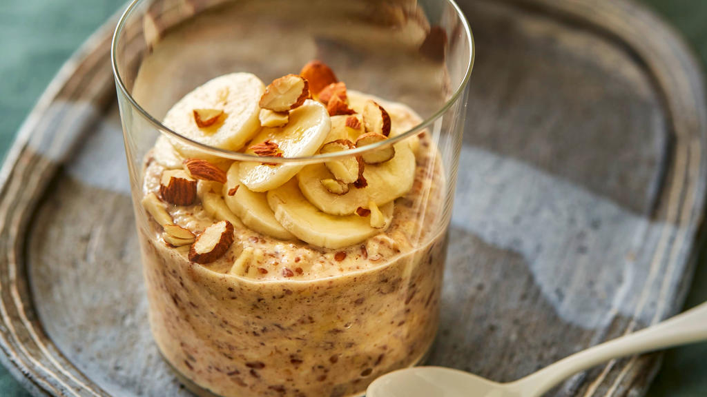 Banana overnight porridge - Recipe by Philip Lahm