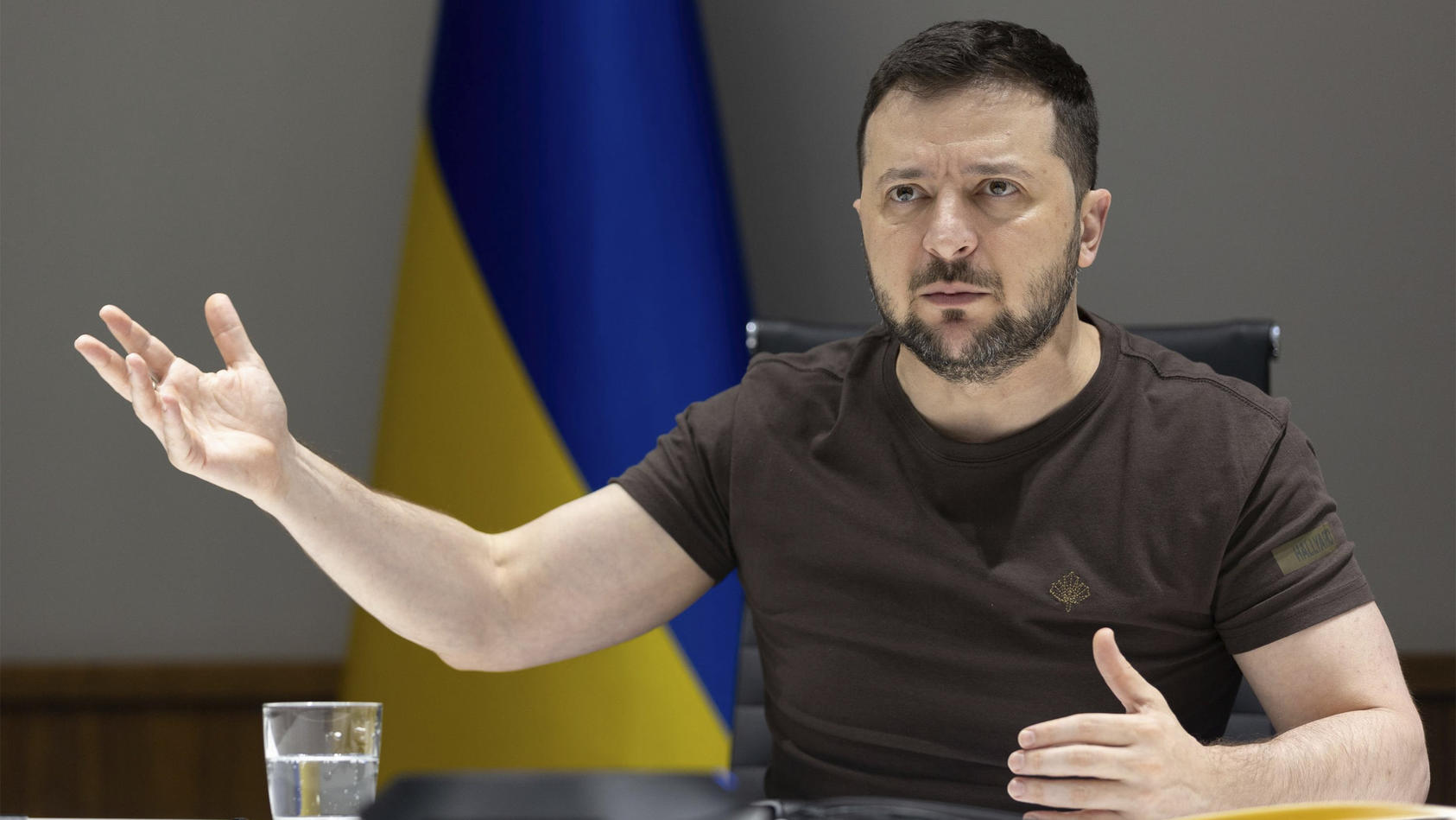 die-partei-des-ukrainischen-prasidenten-selenskyj-will-putin-zum-kriegsverbrecher-erklaren