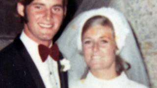 Chris und Lynette Dawson an ihrem Hochzeitstag 1970.