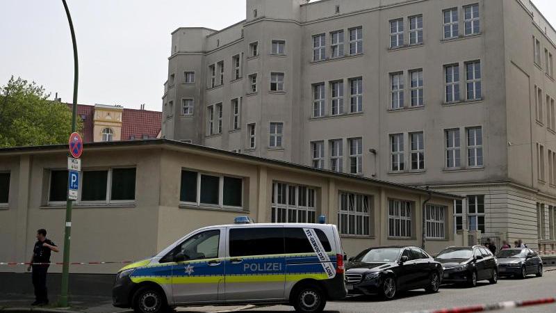 Täter schießt an Schule in Bremerhaven und verletzt Frau