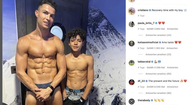 Cristiano Ronaldo mit seinem Sohn beim Training.