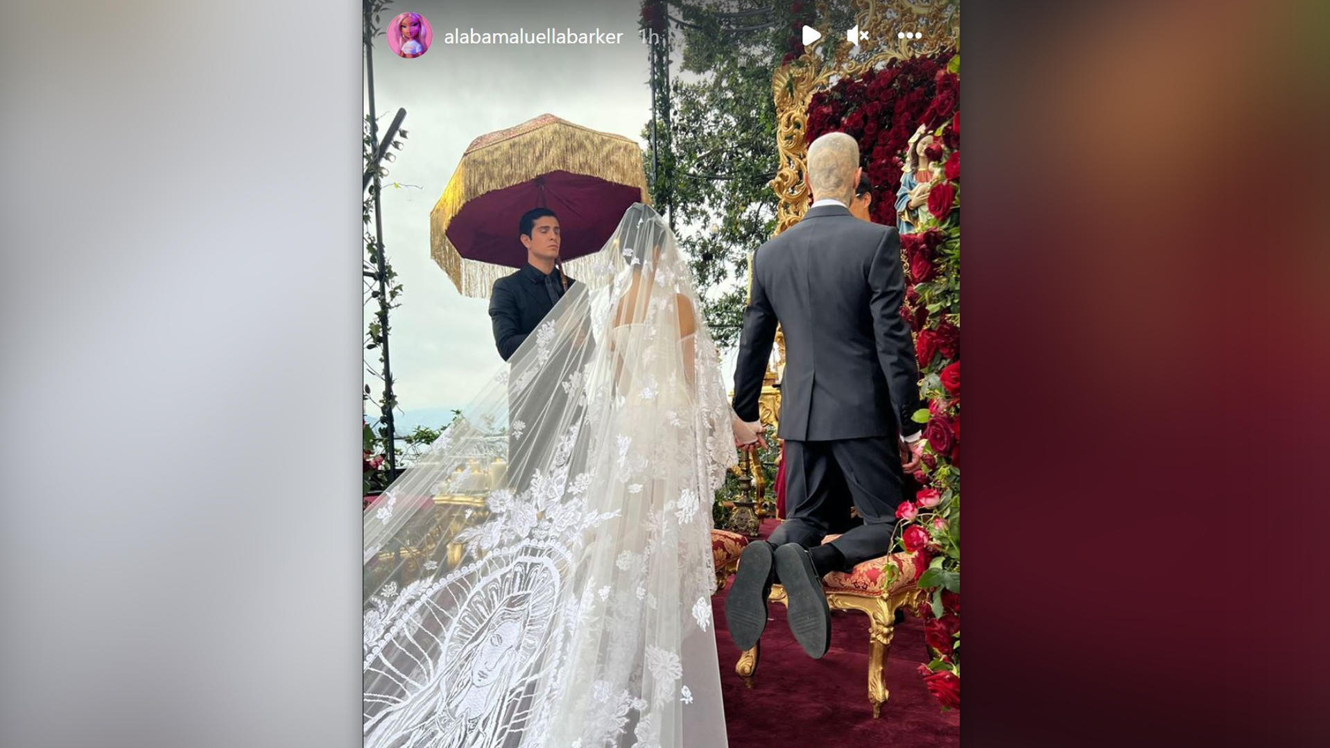 Kourtney Kardashian und Travis Barker bei ihrer Hochzeit in Italien