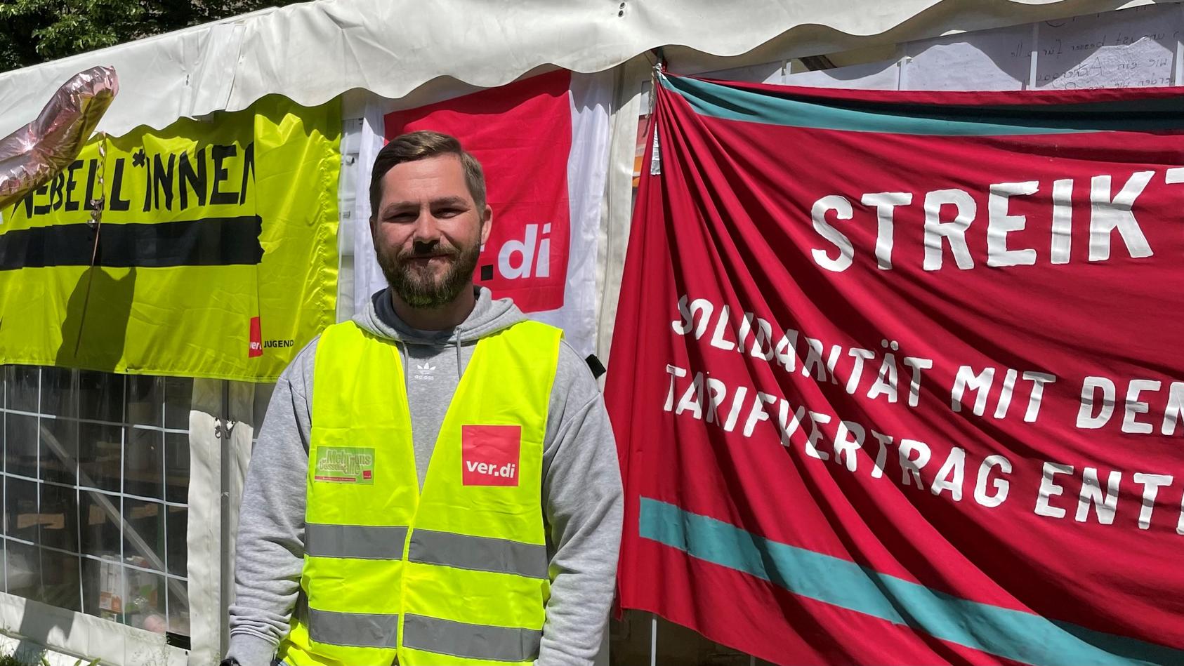 Pfleger beim Streik in Köln