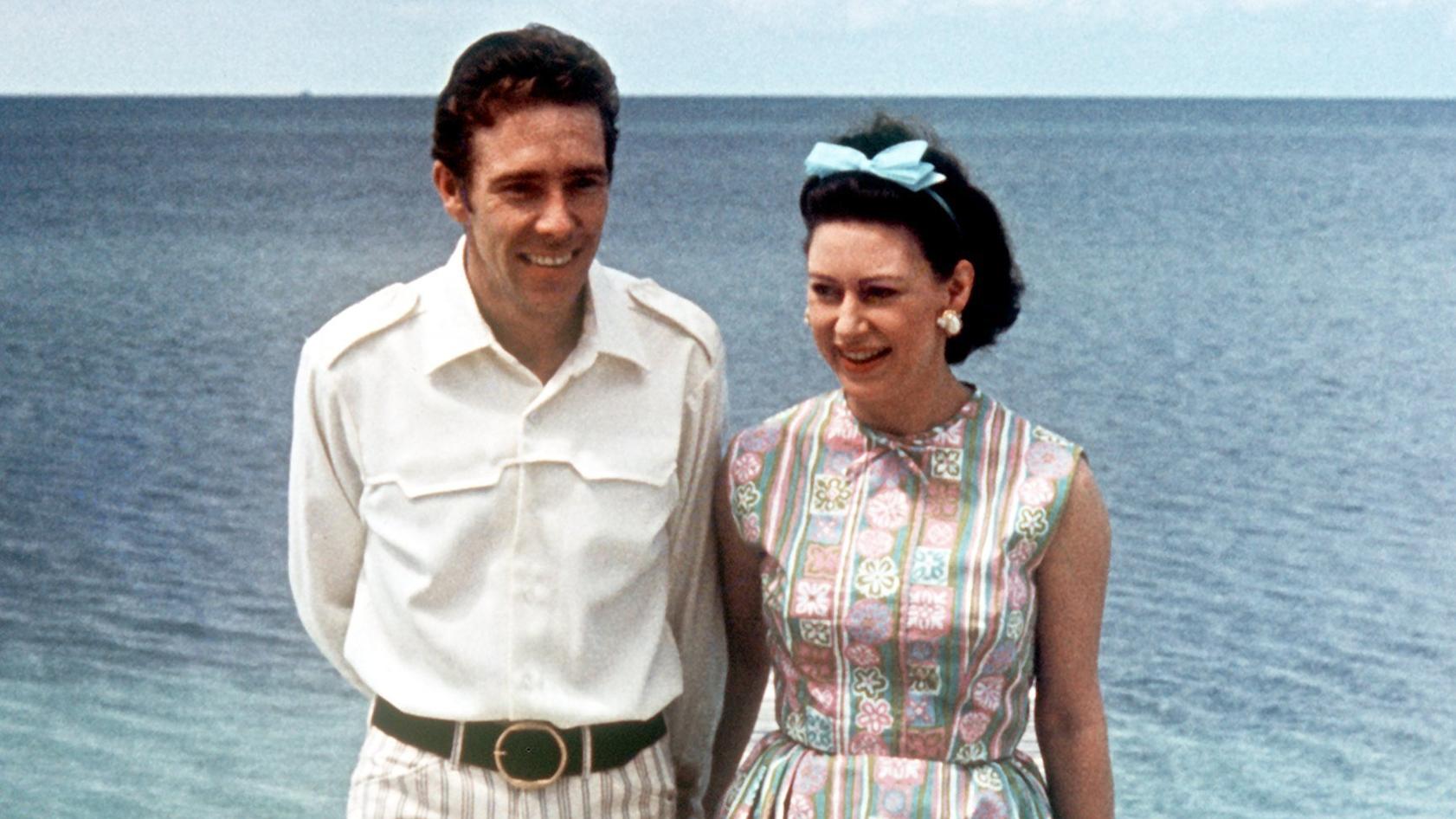 Prinzessin Margaret mit ihrem Ehemann, dem Earl of Snowdon, während eines Ferienaufenthaltes auf den Bahamas (undatierte Aufnahme).