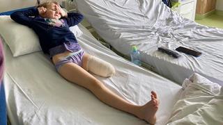 Marina (5) musste im Krankenhaus ihr linkes Bein amputiert werden.