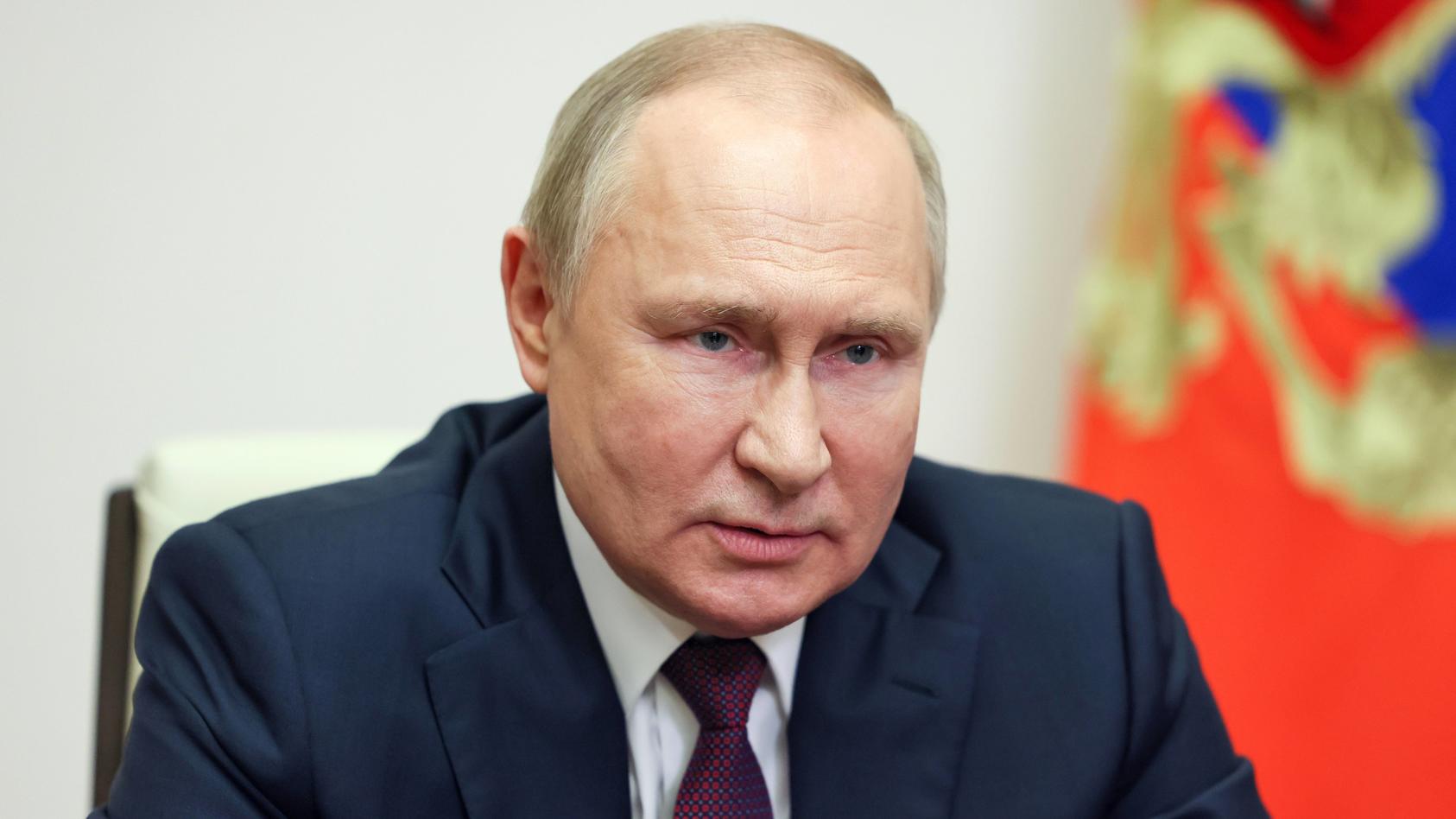  Russia Putin 8205863 01.06.2022 Russian President Vladimir Putin delivers an address to the participants of the Bolshaya Peremena All-Russian contest for school students via teleconference call at Novo-Ogaryovo state residence, outside Moscow, Russi