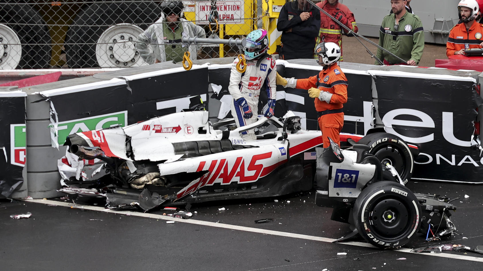  crash, accident, 47 SCHUMACHER Mick ger, Haas F1 Team VF-22 Ferrari, action during the Formula 1 Grand Prix de Monaco 2022, 7th round of the 2022 FIA Formula One World Championship, WM, Weltmeisterschaft on the Circuit de Monaco, from May 27 to 29, 