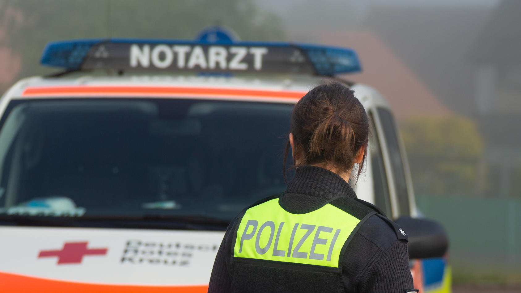 Furchtbarer Unfall in Bayern - Getränkelaster fährt auf Schulgelände - Mädchen (11) tot