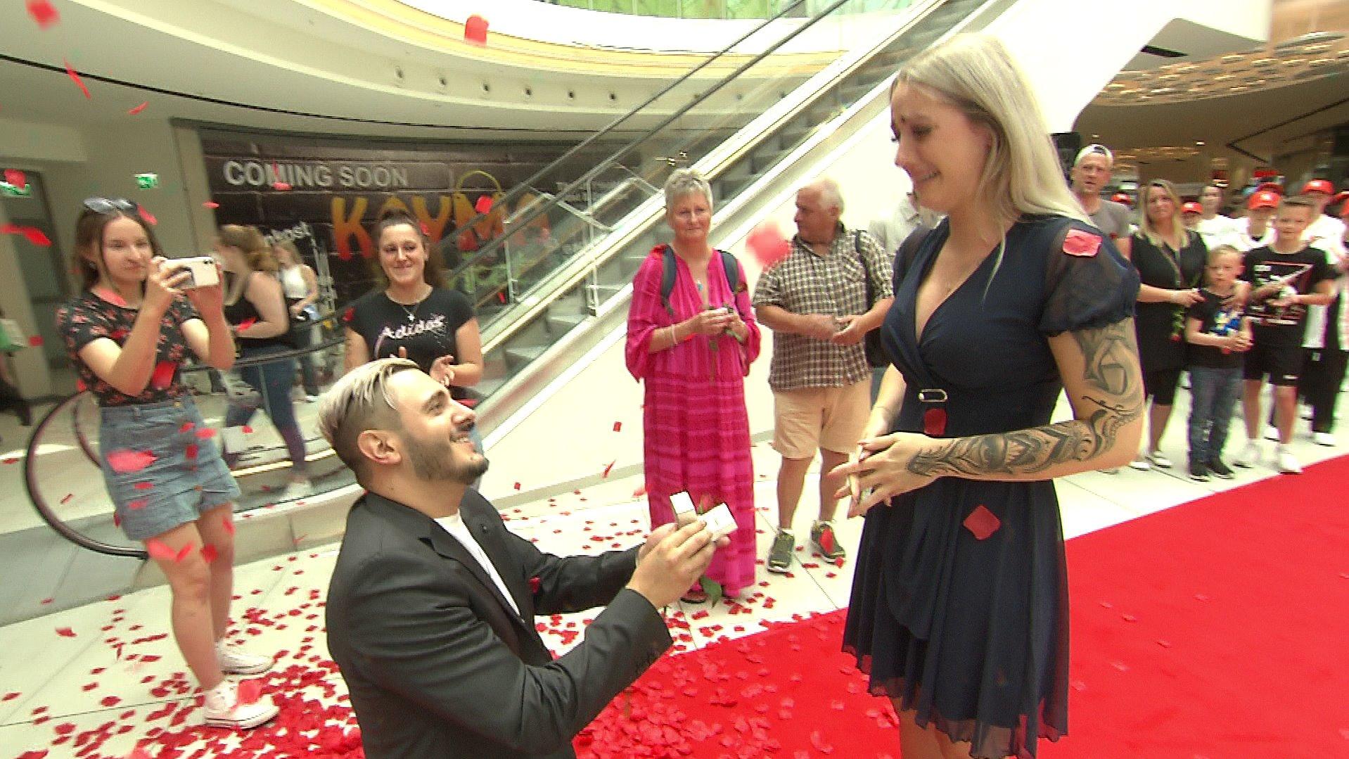 Heiratsantrag mit Flashmob in Gießen