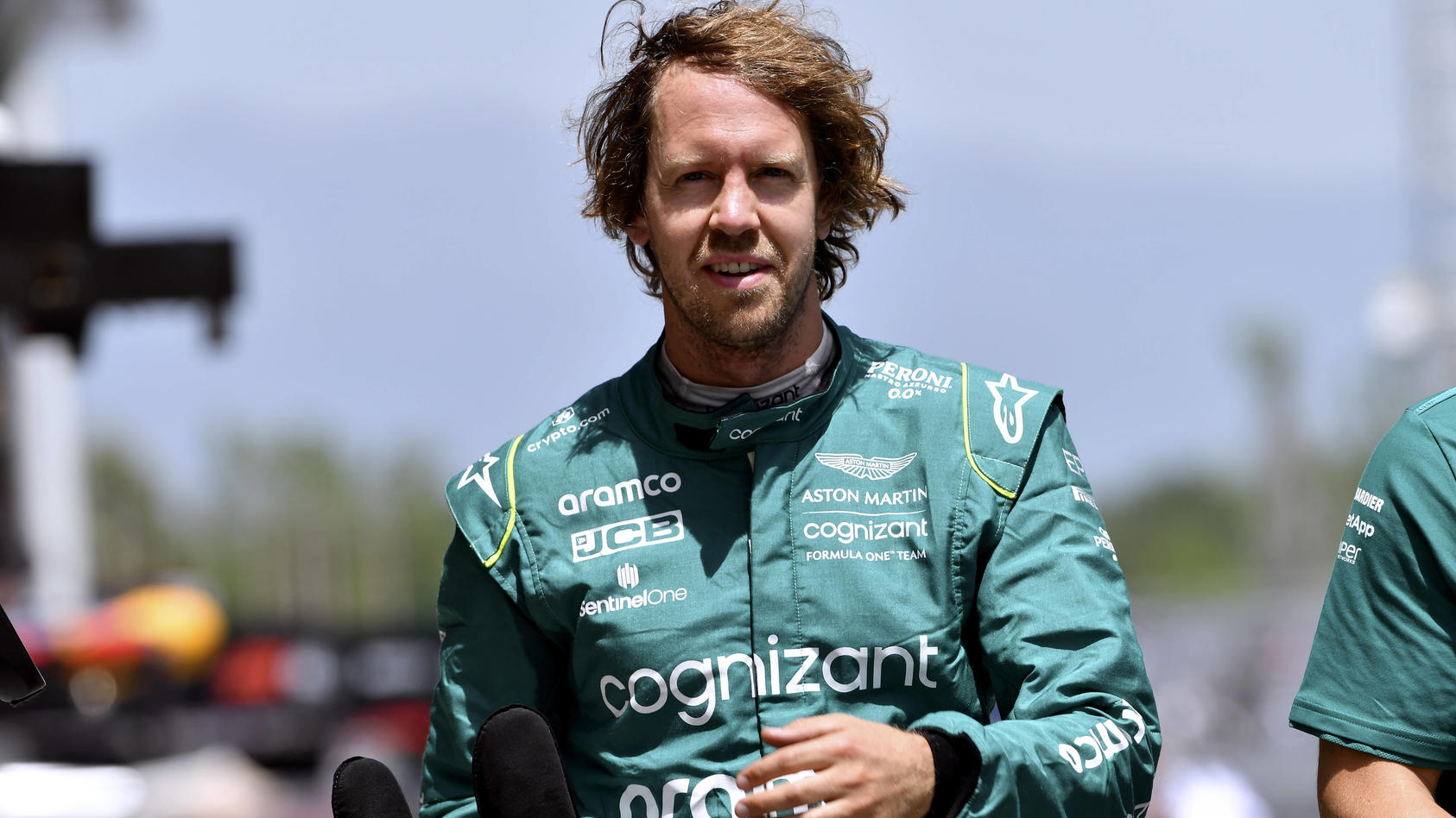 rast-sebastian-vettel-bald-wieder-uber-die-rennbahn