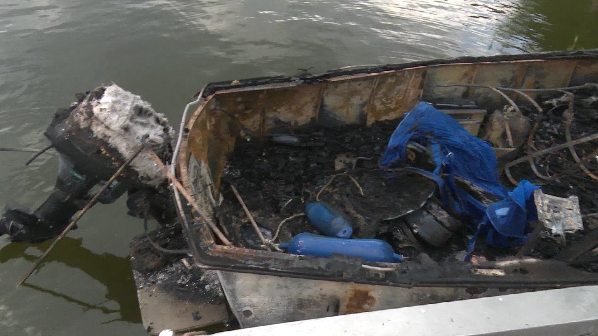 Kleine Müritz: Explosion auf Sportboot - drei Schwerverletzte