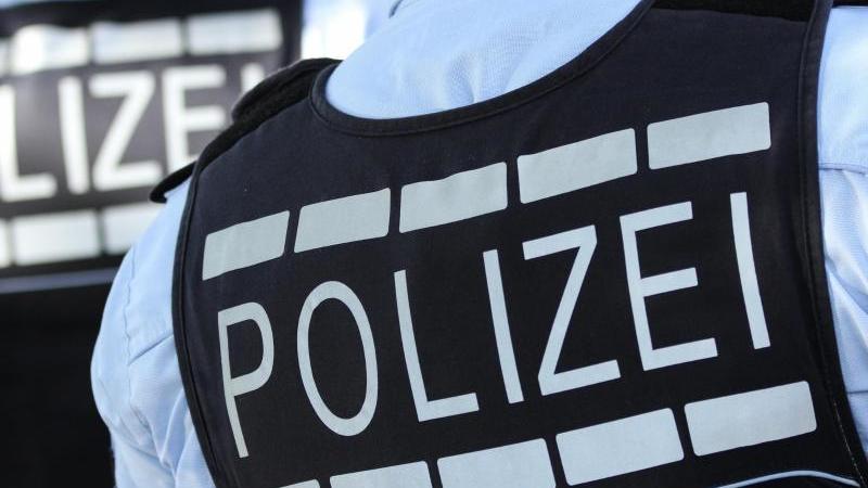 300-beamte-waren-in-der-nacht-auf-sonntag-im-einsatz-symbolfoto