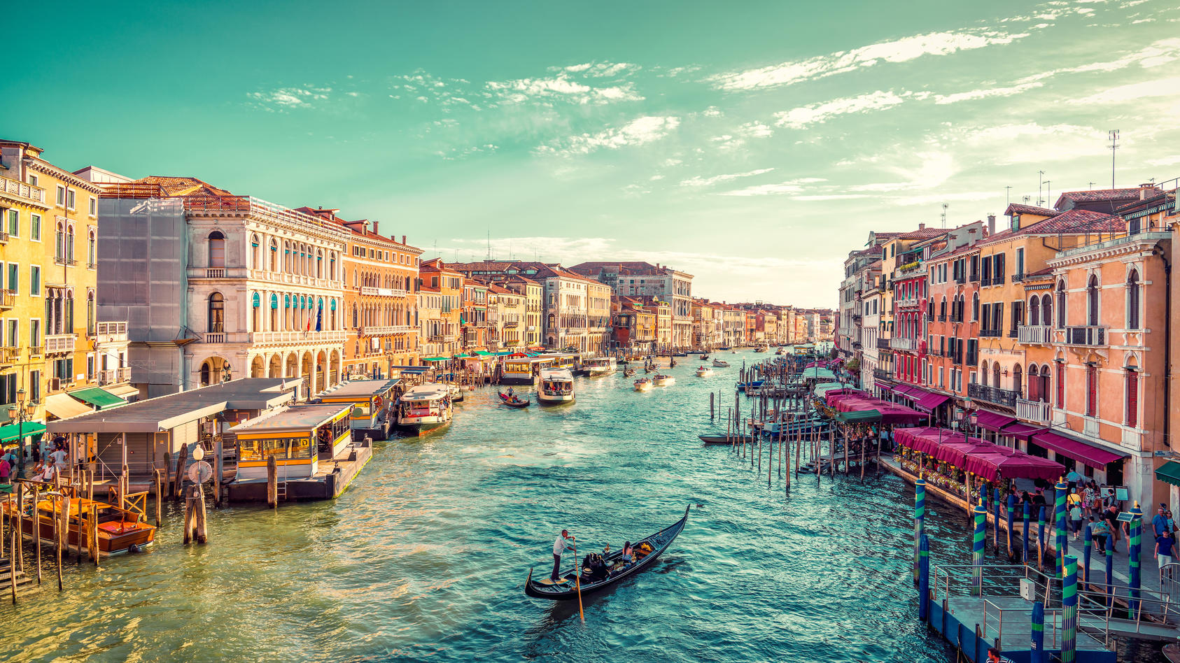 Hafen von Venedig am Tag.