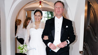 Gustav Prinz zu Sayn-Wittgenstein-Berleburg und Carina Axelsson an ihrer Hochzeit.