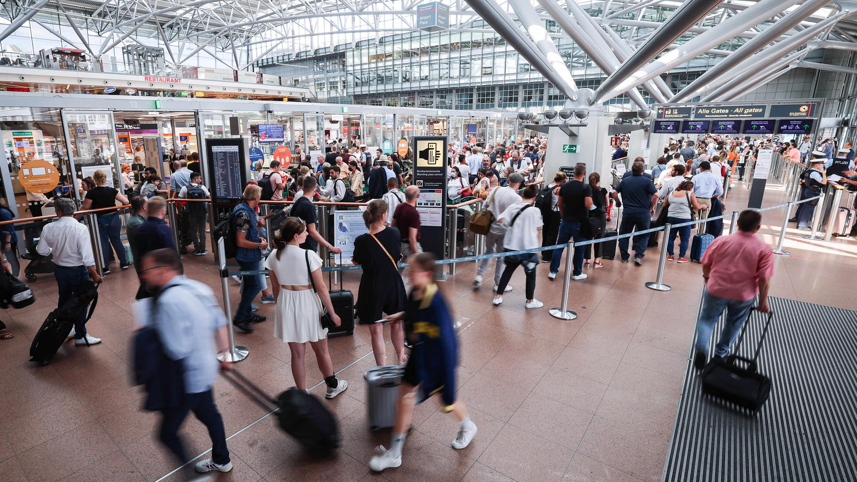Der Hamburger Flughafen rechnet in in diesem Jahr mit rund 13,8 Millionen Passagieren.