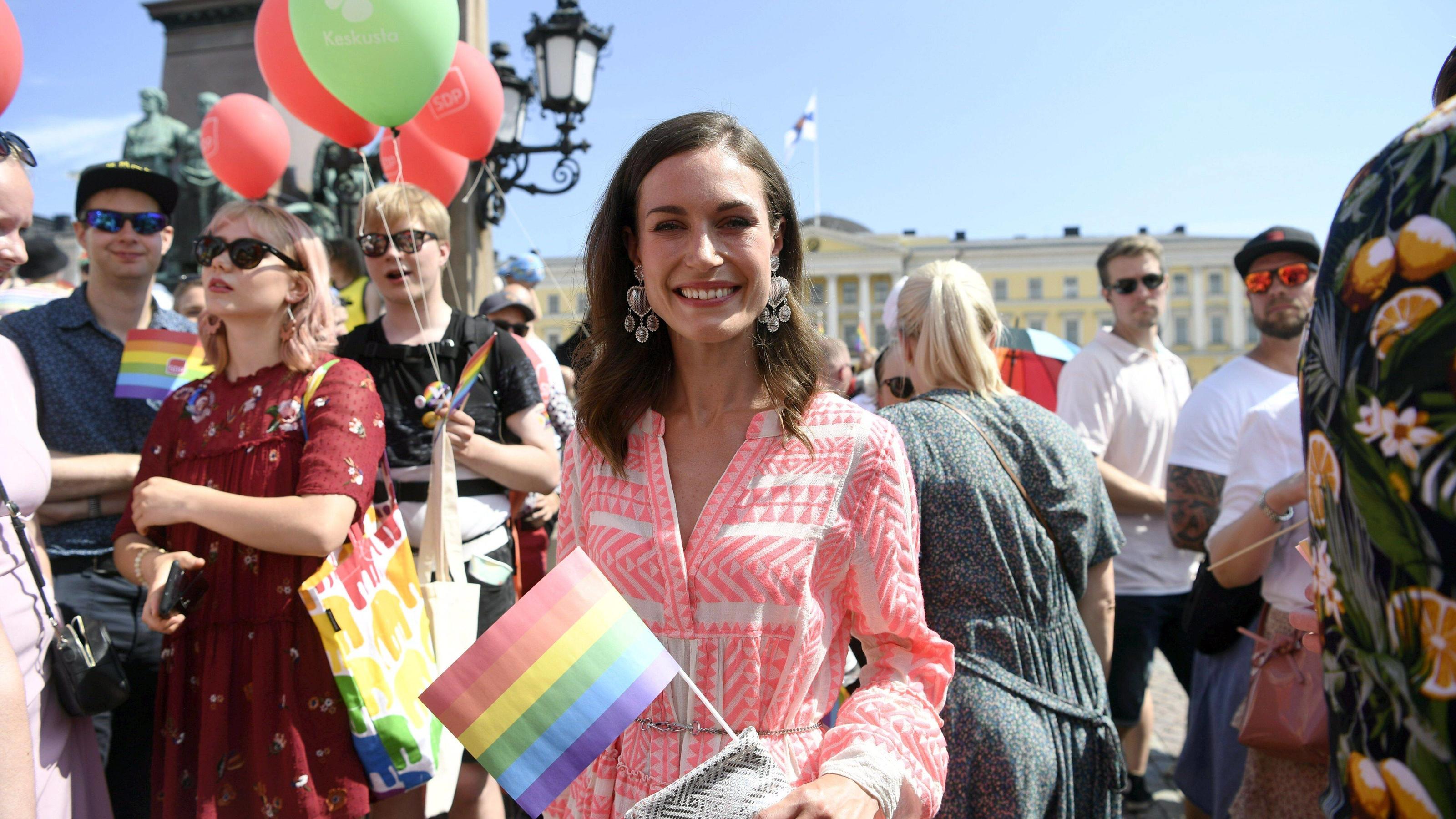 Sanna Marin bei der Pride-Parade im finnischen  Helsinki am 2. Juli 2022.