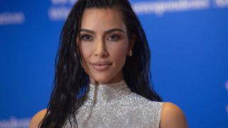  Socialiate Kim Kardashian arrives at the 2022 White House Correspondents Association Dinner at the Washington Hilton in Washington, DC on Saturday, April 30, 2022. The dinner is back this year for the first time since 2019. PUBLICATIONxINxGERxSUIxAUTxHUNxONLY WAP20220430226 BONNIExCASH