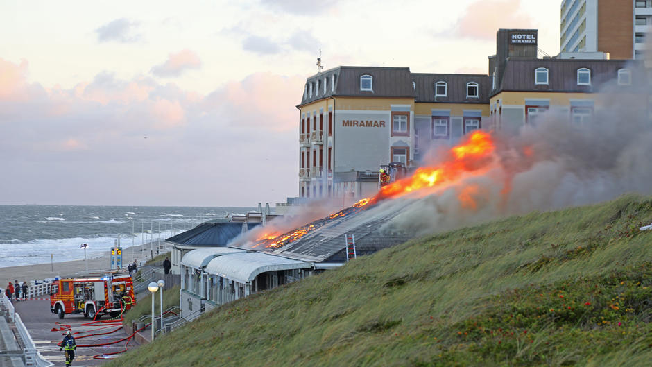 Sylt: Beliebtes Restaurant geht in Flammen auf