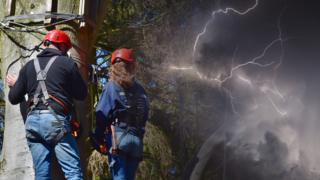 Blitz schlägt in Kletterpark in Friedrichsdorf ein