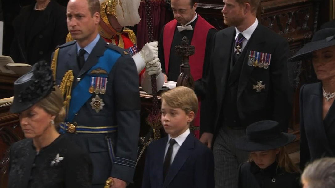 Die Mini-Royals wohnten dem Trauergottesdienst für Queen Elizabeth bei
