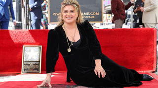 Singer Kelly Clarkson unveils her star on the Hollywood Walk of Fame in Los Angeles, California, U.S. September 19, 2022. REUTERS/Mario Anzuoni