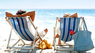 iStock 000011860951Small urlaub strand paar meer sommer sonne entspannung glck glcklich strand urlaub