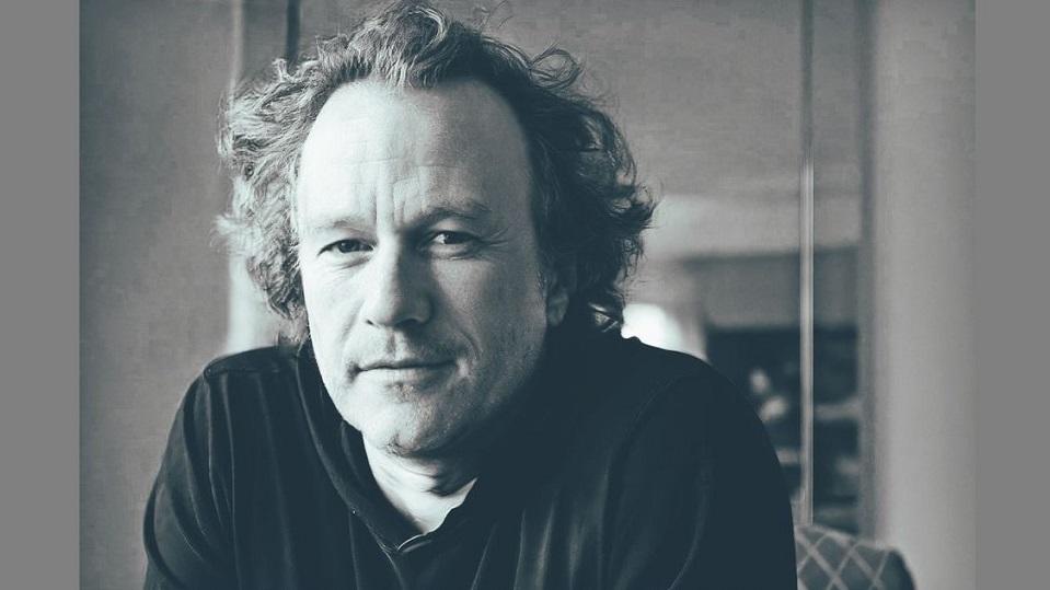 Der Künstler Alper Yesiltas verwendete KI-Technologie, um ein Porträt von Heath Ledger zu erstellen, wie er heute aussehen würde.