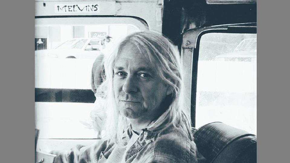 Der Künstler Alper Yesiltas verwendete KI-Technologie, um ein Porträt von Kurt Cobain zu erstellen, wie er heute aussehen würde.