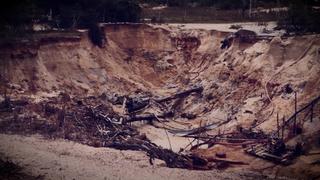 Die Umwelt ist durch die Goldgräber nachhaltig zerstört.