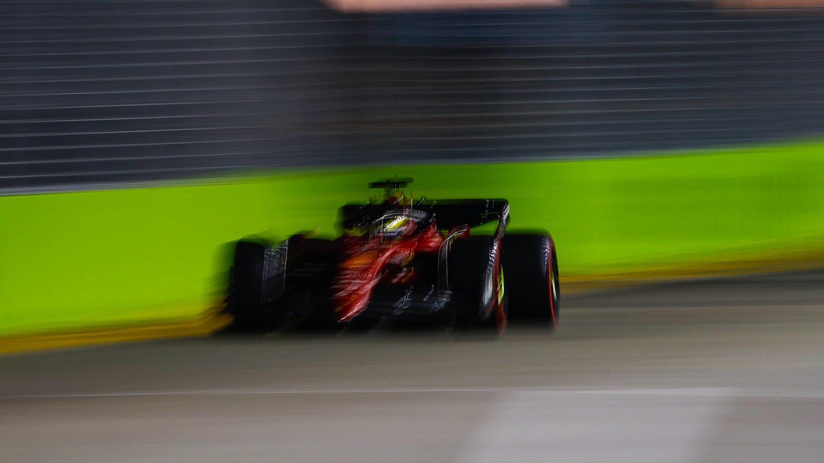 Formel 1 in Singapur im Live-Ticker Charles Leclerc rast auf Pole Position