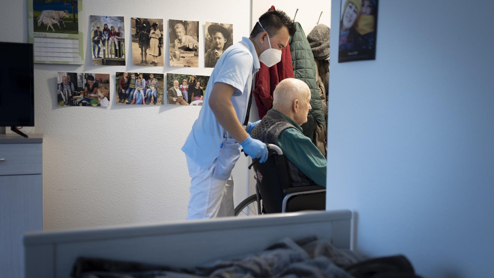 Ein Pflegeheimbewohner aus dem Ruhrgebiet gibt an, dass er nicht bei seiner Lebenspartnerin übernachten darf. (Symbolfoto)
