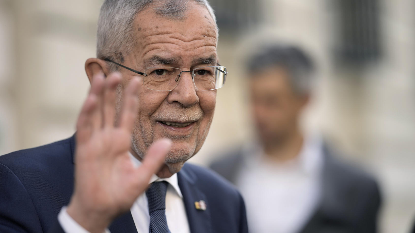 Präsidentschaftswahl In Österreich: Van Der Bellen Laut Hochrechnung ...