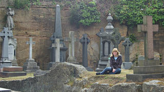 Jeane Trend-Hill auf dem Friedhof