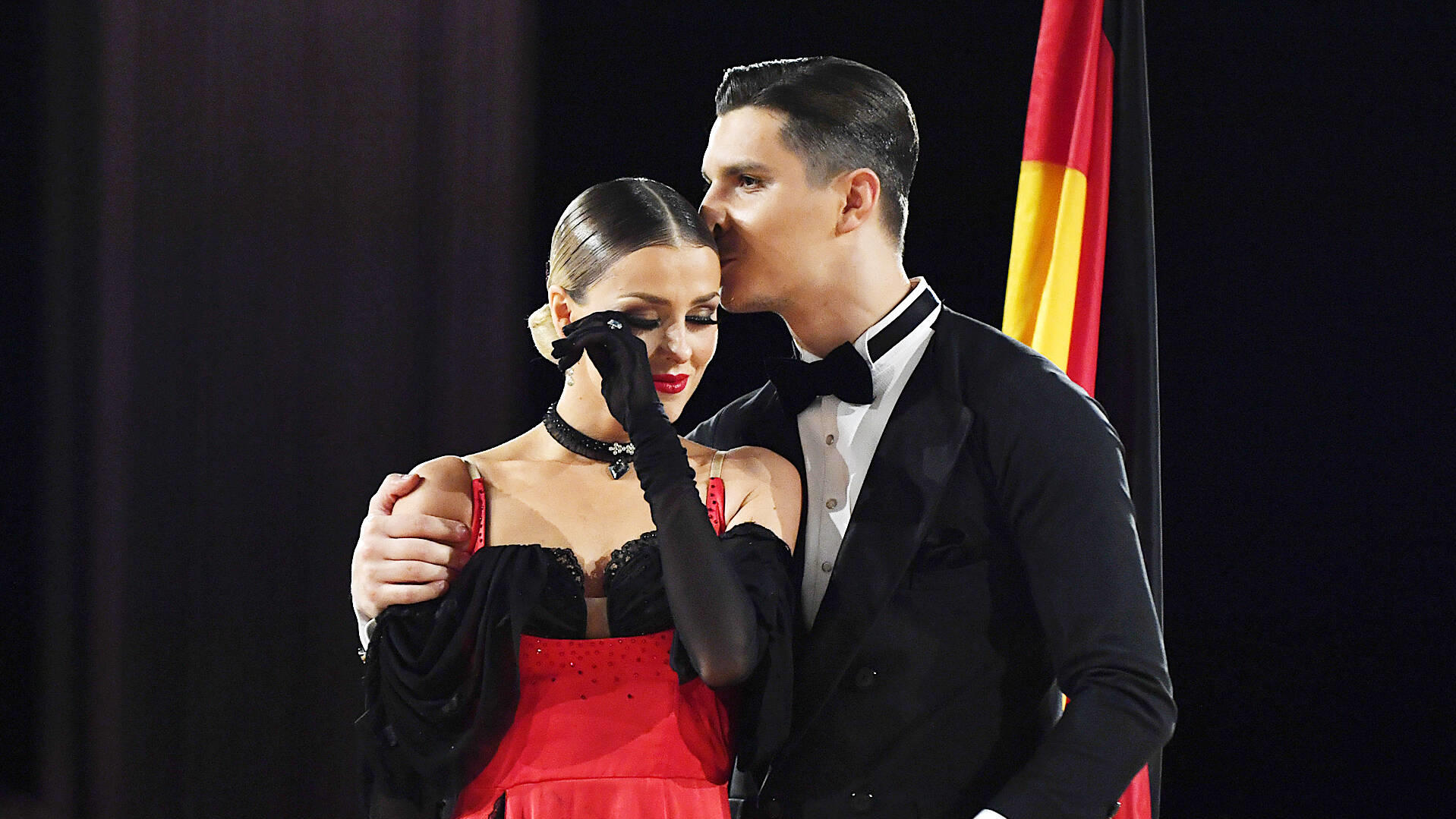 Lets Dance-Profis holen Gold: Weltmeistertitel für Patricija und  Alexandru Ionel