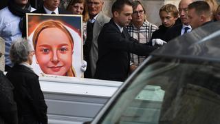 ©PHOTOPQR/VOIX DU NORD/BAZIZ CHIBANE ; 24/10/2022 ; Les obseques de la petite Lola ont lieu ce jour a la collegiele StOmer. PHOTO : BAZIZ CHIBANE / LA VOIX DU NORD - A funeral for Lola, the 12-year-old girl murdered on Friday, October 14 in Paris, took place in the early afternoon on Monday, October 24, in Lillers (Pas-de-Calais, northern France). People gathered to pay their respects in the town, where Lola's mother is from.