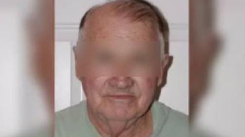Dieser Mann soll ein kaltblütiger Serienkiller sein.