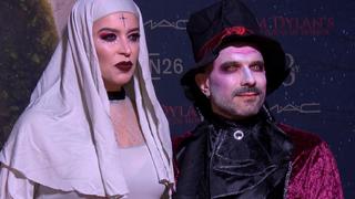 Gruseliges Schaulaufen bei Sam Dylans Halloween-Party.