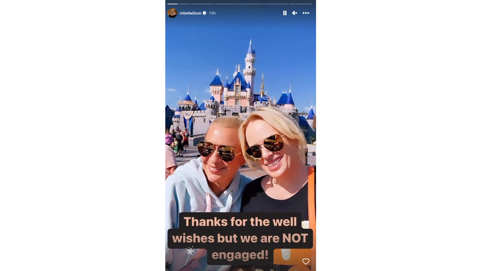 Rebel Wilson und Freundin Ramona Agruma im Disneyland
