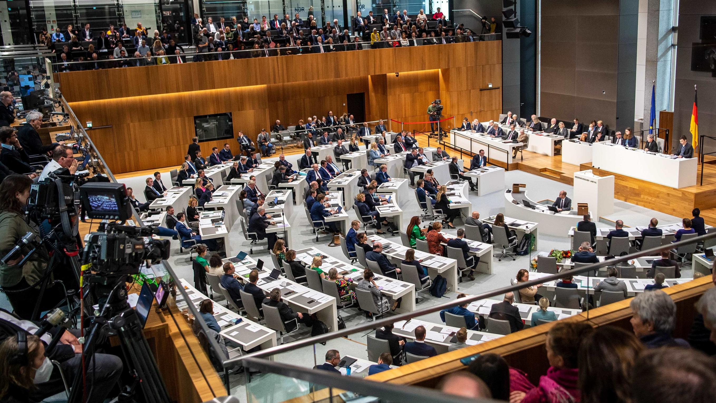 Stephan Weil Als Ministerpräsident Wiedergewählt - Konstituierende ...