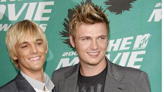 SÄNGER AARON UND NICK CARTER BEI DEN MTV MOVIE AWARDS IM SONY STUDIO IN CULVER CITY / MUSIKER / GESCHWISTER / BRUDER / BRÜDER /  FOTOWAND / INNEN / AWARD / FILMPREIS / PREISVERLEIHUNG / 030606 / 2006 / LOS ANGELES / KALIFORNIEN / USA  /