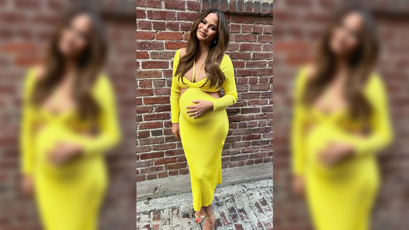 Die schwangere Chrissy Teigen zeigt auf Instagram stolz ihren Babybauch.