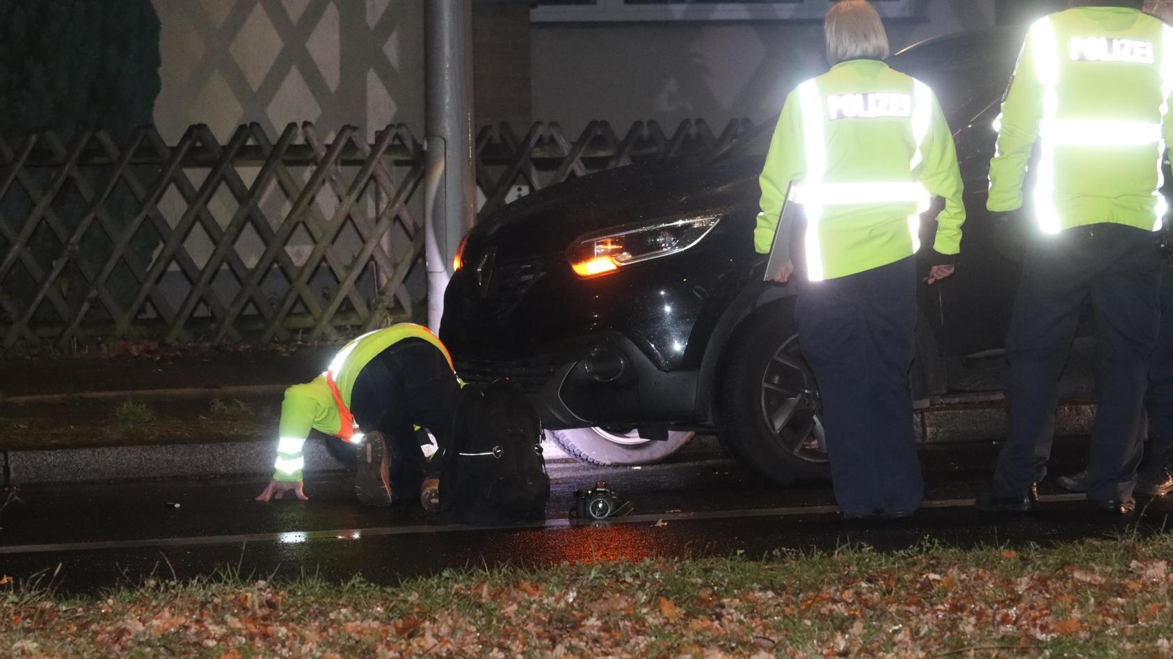 Berlin: Tödlicher Unfall - SUV-Fahrer überrollt Frau Und Schleift Sie Mit