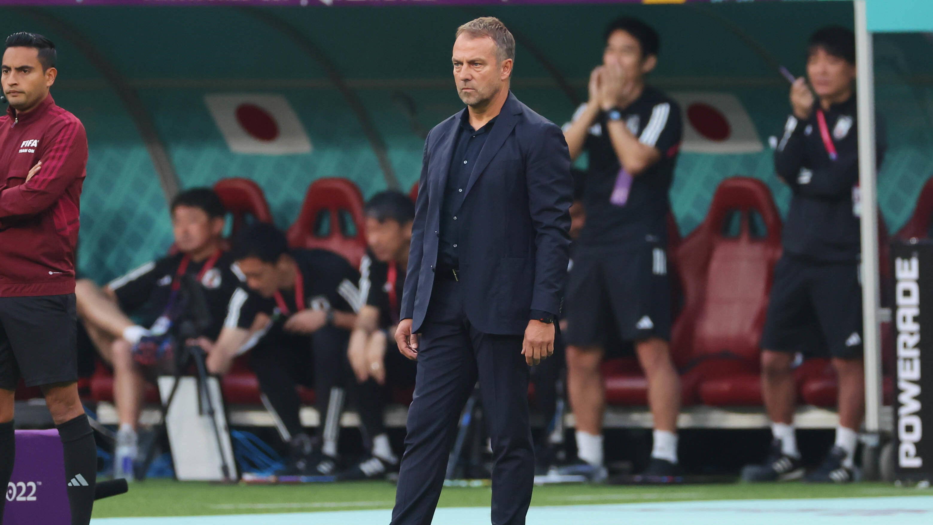 Muss sich nach der Japan-Pleite etwas einfallen lassen: Bundestrainer Hansi Flick.